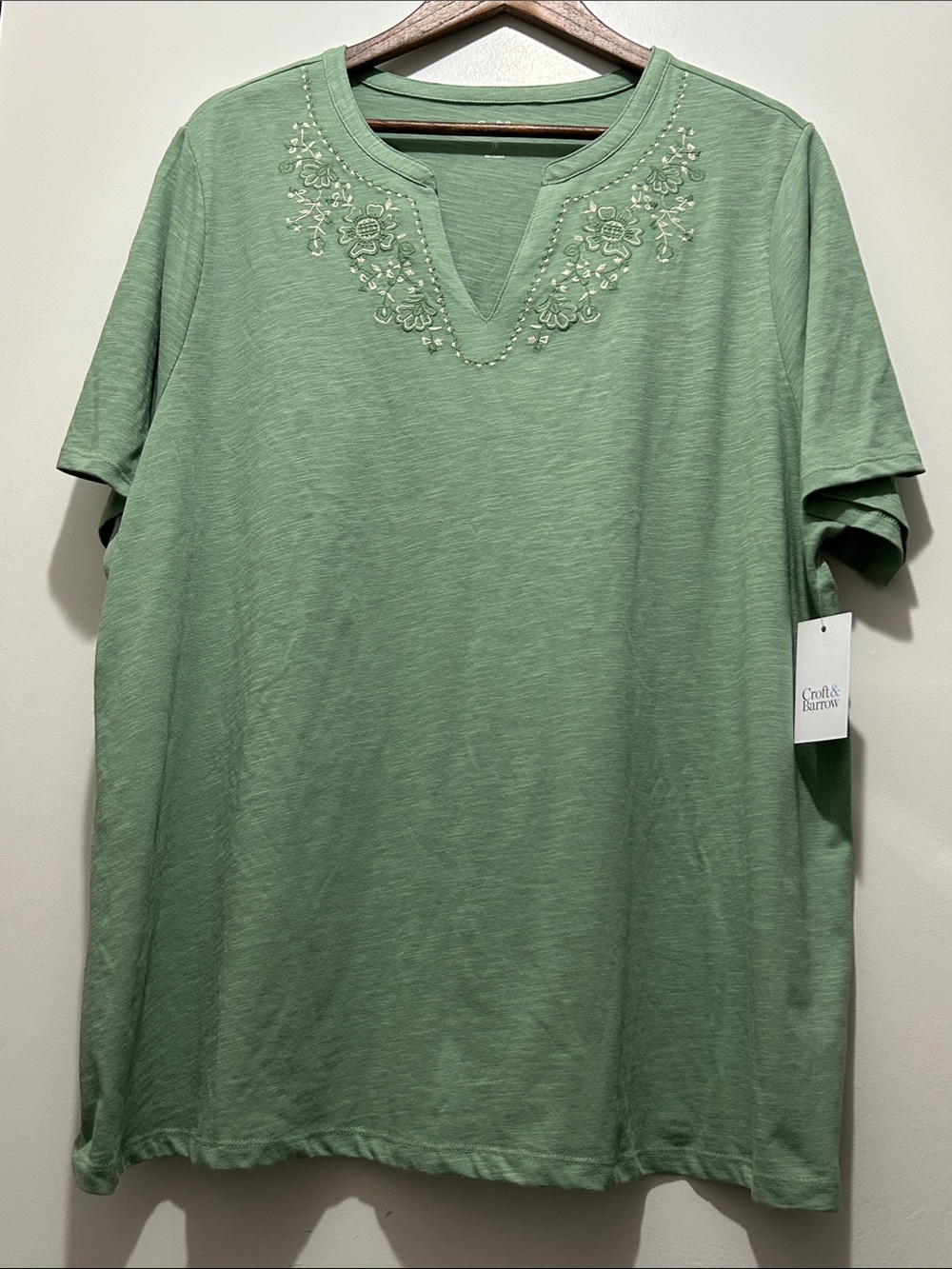 Cotton Blend Croft & Barrow Light Green Embroidered V‑Neck Top 2X Boho Cottage